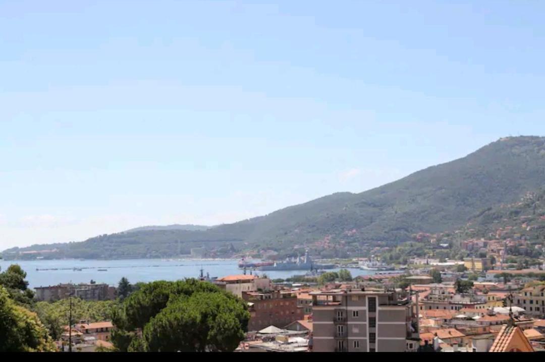 The Castle House Apartment La Spezia Exterior foto